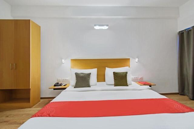 Kanak Beacon Hotel - Ashram Road Ахмедабад Екстер'єр фото